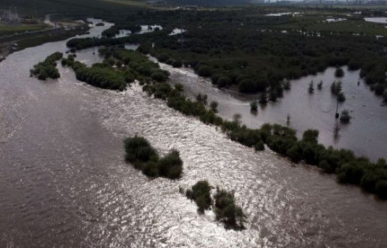 Үерт урсаж, нас барсан ээж, хүүгийн ар гэр: Эхнэр, хүүхдээ усанд алдсан нөхөр нь хоёр хүүхэдтэйгээ хүнд байдалтай байна