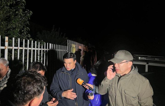 Эрсдэлтэй бүсэд байгаа айл өрхийг нүүлгэн шилжүүлж, урьдчилан сэргийлэх арга хэмжээ авахыг албаныханд үүрэг болгожээ