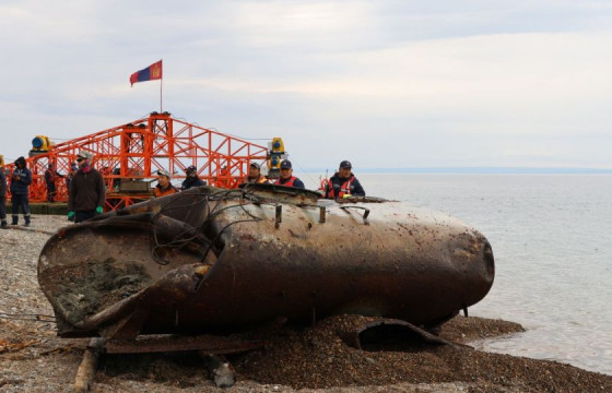 Хөвсгөл нуураас автомашины ёмкость чиргүүлийг татан гаргаж , бохирдлыг аюулгүй болголоо