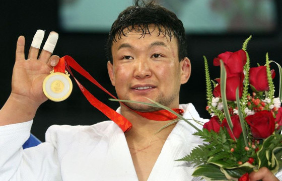 Алдааг нь өмөөрөхгүй ч, алдрыг нь үгүйсгэх аргагүй олимпын аварга Н.Түвшинбаяр