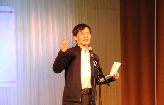 МӨНГӨН ШӨНӨӨР БИ ХОЛЫН ХОЛЫГ ЗОРИНО...