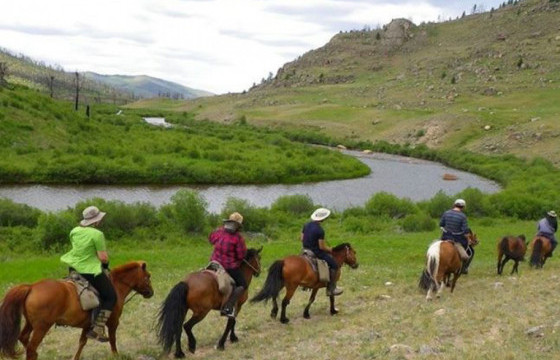 Монгол Улсад наймдугаар сарын 13-ны өдөр 3472 жуулчин иржээ