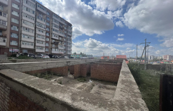 Нийслэлийн өнгө төрхөд сөргөөр нөлөөл, барилгын суурь зөвшөөрөлгүй ухсан 91 байршлыг тохижуулна