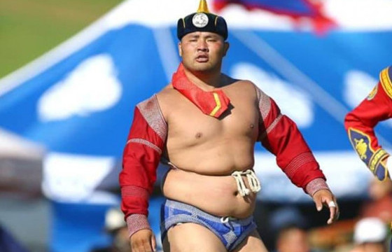 М.БАДАРЧ: Допинг илэрсэн, асуудалтай хүмүүс рүүгээ л ярьсан байлгүй дээ. Над руу ярьсан зүйл алга