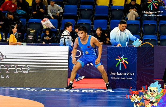 Э.Бямбадорж хятадын бөхийг ялав