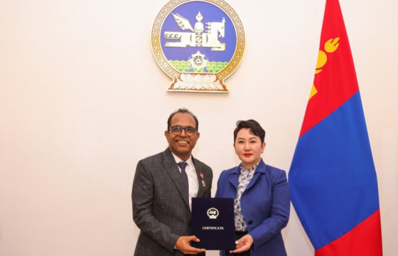 НҮБ-ын ХХААБ-ын Суурин төлөөлөгч Винод Ахужа-г “Найрамдал” медалиар шагнав