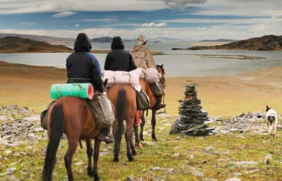 Монгол Улсад өнөөдрийн байдлаар нийт 586.297 жуулчин иржээ