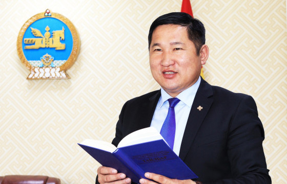 ӨВӨРХАНГАЙ АЙМГИЙН ЗАСАГ ДАРГА А.ИШДОРЖ: Би ажлаа өгнө