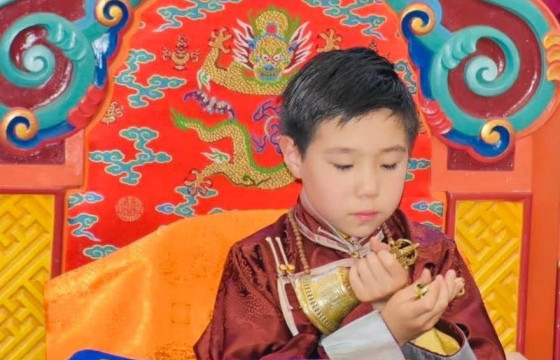 Х Богд дамжлага эрх хүртэж, Монголын бурхны шашны тэргүүний суудалдаа заларлаа