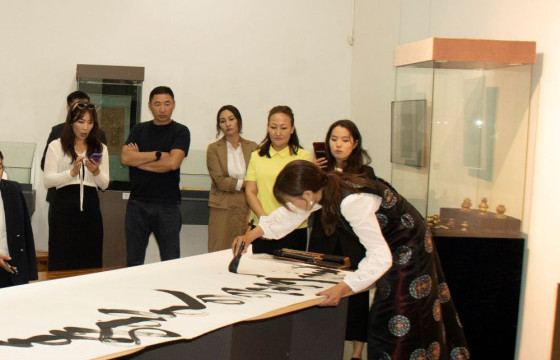 ҮНДЭСНИЙ БИЧГЭЭ СУРЧ, ХОС БИЧИГТЭН БОЛЦГООЁ