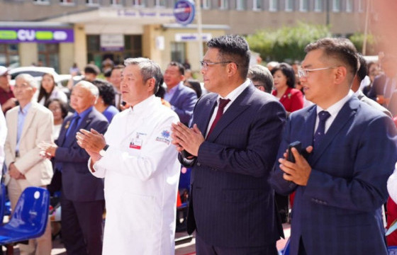 АШУҮИС-д гадаадын есөн орны 310 оюутан сурч байна