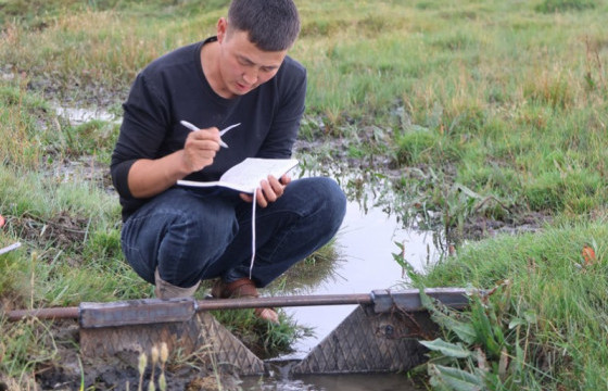 Говь-Алтай аймгийн Халиун суманд усны нарийвчилсан тоо бүртгэл хийж байна