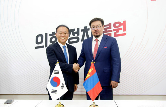 Улсын Их Хурлын дарга Г.Занданшатар Үндэсний Ассамблей дахь Ард Түмний Хүч Намын бүлгийн дарга Юн Жэ Уг-тэй уулзлаа