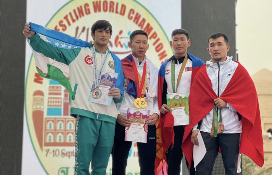 Модон барилдааны дэлхийн аварга шалгаруулах тэмцээнээс хүрэл медаль хүртлээ