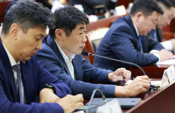 Гэр хороололд мод тарина