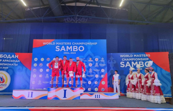 Б.Эрдэнэбаяр “Мастерс”-ын ДАШТ-ээс мөнгөн медаль хүртжээ