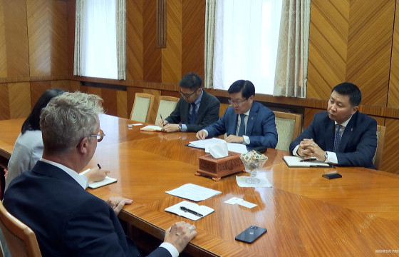 ХБНГУ-ын Бундестагийн гишүүн Андреас Ларем  хоёр улсын харилцааг 