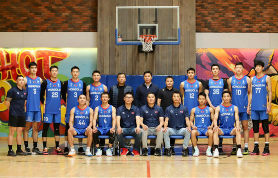 Азийн наадамд оролцох сагсчид өмсгөлөө гардан авав