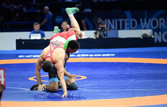 Дэлхийн аваргын дэвжээнд өнөөдөр манай таван бөх барилдана