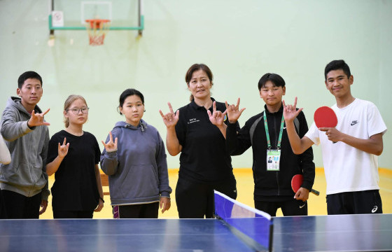  Ширээний теннисний тэмцээн өндөрлөв