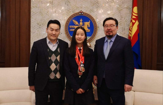 Э.Хүслэн  “Рапид” ангиллын улсын аваргаас мөнгөн медаль хүртэв