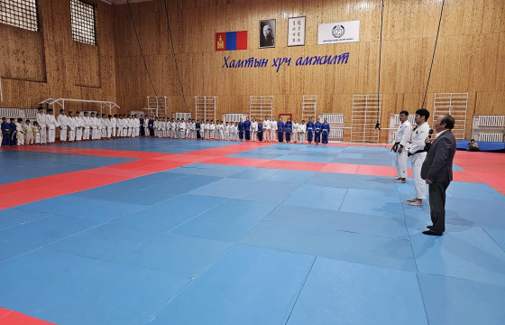 “Мон-Алтиус Цагаанбаатар академи”-ийн бүс гардуулах ёслол болов