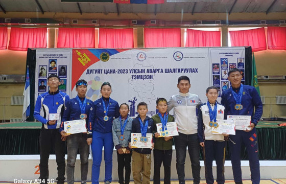 Дугуйт цанын улсын аварга боллоо