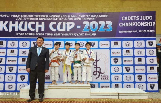 “Цагаанбаатар академи”-ийн хүүхдүүд амжилттай барилджээ