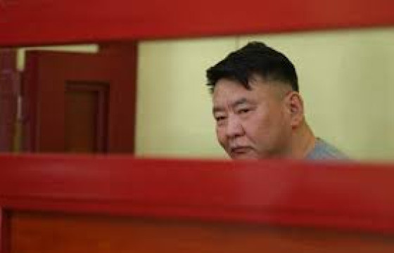 Б.Махбалыг талийгаач Т.Гомбосүрэнгийн ар гэрийнхэнтэй эвлэрсэн, хохирлыг нь бүрэн барагдуулсан, зан байдлаа засаж, сайн хүмүүжсэн учир суллажээ  