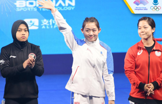 Хүндийн өргөлтийн тэмцээн эхэллээ