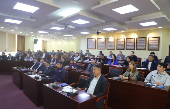 Хувийн хэвшлийн орон сууц нийтийн аж ахуйн конторын төлөөлөлтэй уулзаж байна