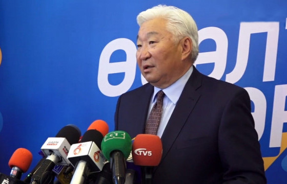 Э.БАТ-ҮҮЛ: Ерөнхий сайдыг шүүхэд өгнө 