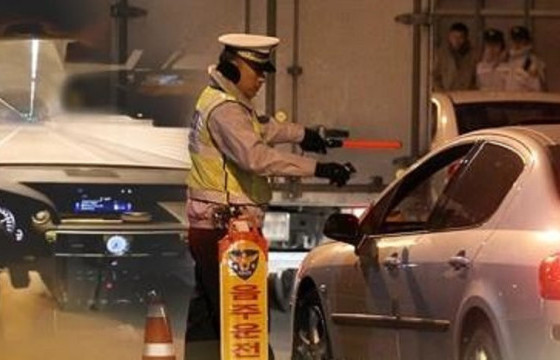 БНСУ-д суух Монголын Элчин сайдын яамны дипломат ажилтан согтуугаар жолоо барьж яваад баригджээ