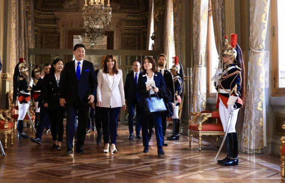   Монгол Улсын Ерөнхийлөгч У.Хүрэлсүхэд Парис хотын Засаг дарга Анн Идалго бараалхлаа