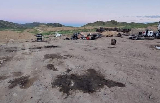 “МАРГАД ЭРДЭНЭ УУЛ” ХХК-ИЙН ЖОЛООЧ: “Эко стандарт петролум” ХХК-ийнхан манай компанид бохир ус соруулах дуудлага өгч, 10 тонн хаягдал маслоо асгуулсан байж болзошгүй