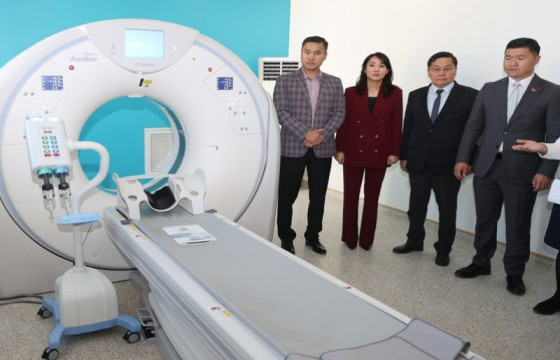 Бүсийн оношилгоо эмчилгээний төвд компьютер томографийн аппарат өгчээ