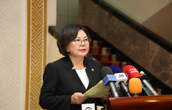 С.ОДОНТУЯА: Бүх юмаа нууцын зэрэгт оруулчихаад ард түмнийг тонон дээрэмдэж байна