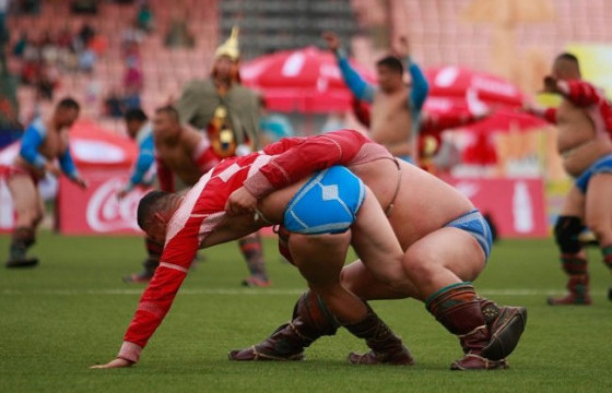 Ирэх сард болох Монголын үндэсний бөхийн барилдааны хуваарь гарчээ