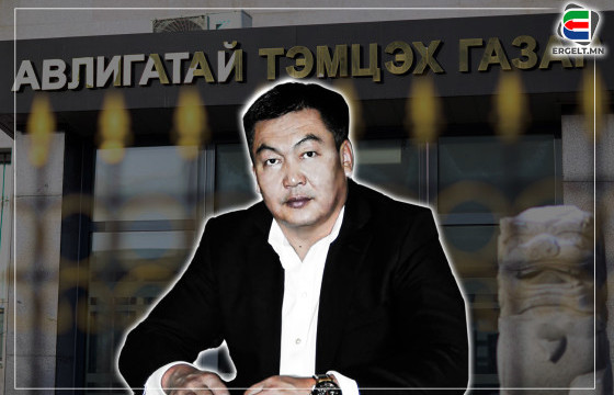 “АЖНАЙ” Д.БАТ-ЭРДЭНЭ, Р.СЭДДОРЖ НАРЫН “НҮҮРСНИЙ ХУЛГАЙ”-Н ГОЛ ГҮЙЦЭТГЭГЧ ГЭХ “ЁЛ ГРУПП” ХХК-ИЙН ЕРӨНХИЙ ЗАХИРАЛ Ч.МӨНХБАЯРЫГ БАРИВЧИЛЖЭЭ  