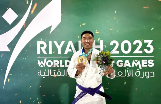 Э.Батболд тулааны спортын наадмаас алтан медаль хүртжээ