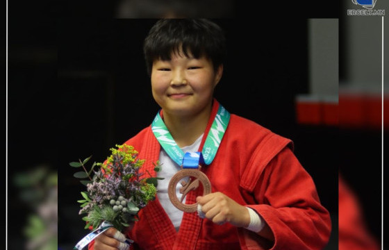 Э.НОМИНТУЯА: АЛДААНААСАА САЙН СУРАЛЦАХ ХЭРЭГТЭЙ