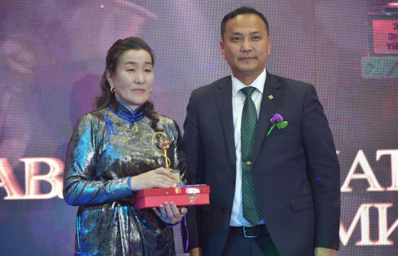 Дорноговь аймгийн шилдэг эмч, мэргэжилтнүүдийг шалгаруулав