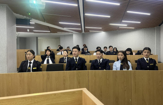 АТГ: Эрх зүйн чиглэлээр суралцдаг оюутнуудыг сургалтад хамрууллаа