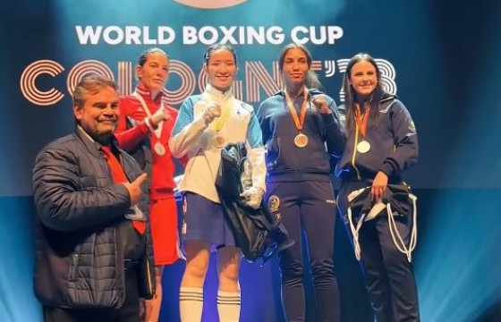 Боксын дэлхийн цомын тэмцээн өндөрлөв