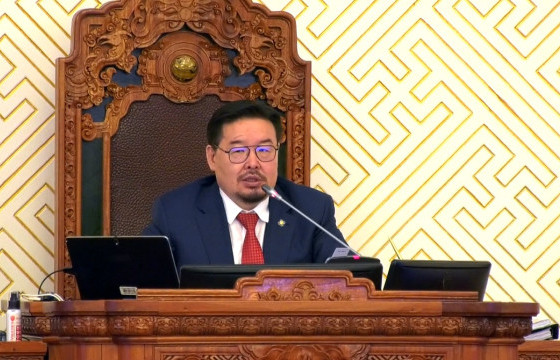 Г.ЗАНДАНШАТАР: Дунд сургуулийг өвөл амраах эсвэл долдугаар сарын 1-н хүртэл хичээллэж, наймдугаар сарын 1-нд хичээллэж эхлүүлэх санал иргэдээс ирсэн