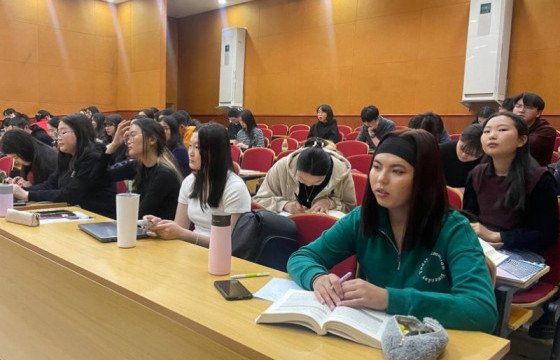 НЭМҮТ: Оюутан залууст эрүүл мэндийн боловсрол олгох сургалт явууллаа