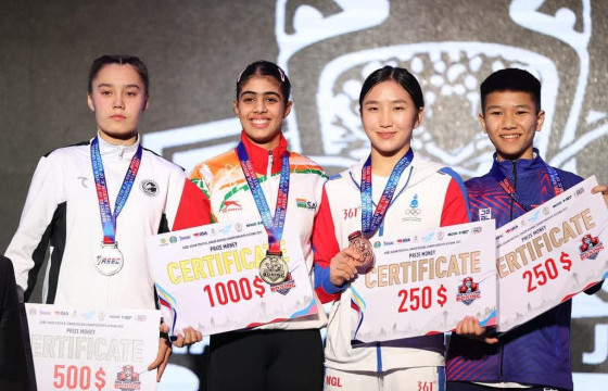 Азийн аваргаас боксчид гурван хүрэл медаль хүртэв 