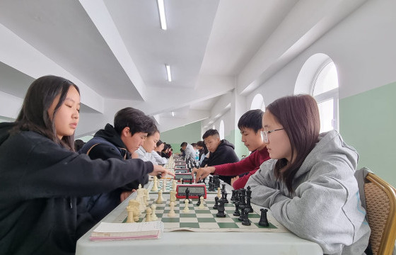 Э.Хүслэн Төв аймгийн 100 жилийн ойн тэмцээнд түрүүлэв