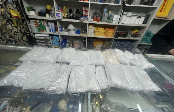 Экологийн цагдаагийн албаныхан нэршил нь тодорхойгүй химийн бодис илрүүлжээ 