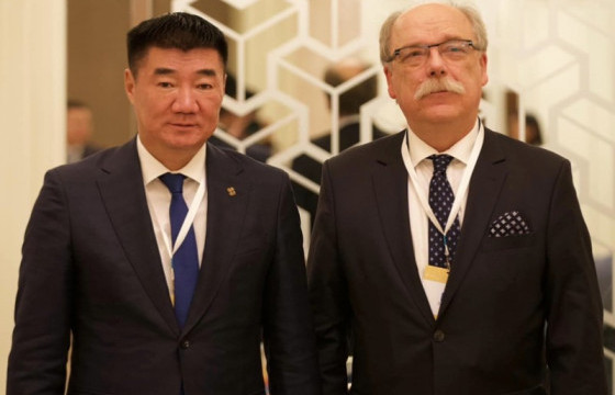 Баруун, зүүн босоо чиглэлд 2700 км төмөр зам барина